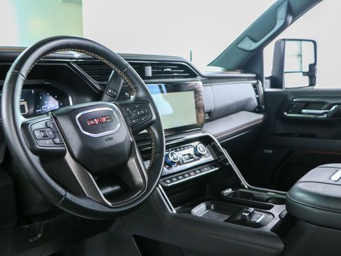Used 2024 GMC Sierra 2500 AT4 w/ AT4 Premium Plus Package AWD/4WD image 27