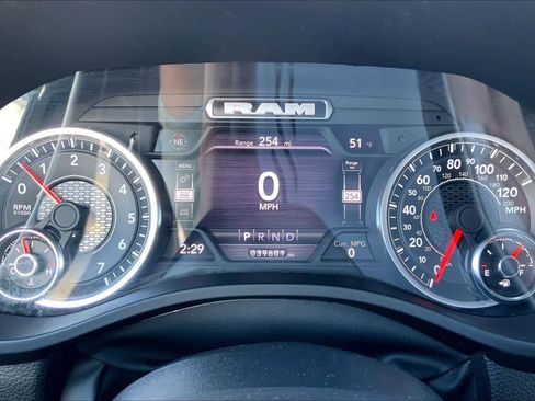 Used 2024 RAM 1500 Laramie image 25