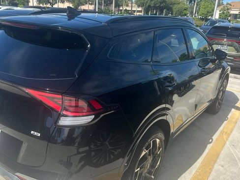 Used 2025 Kia Sportage SX AWD/4WD image 6