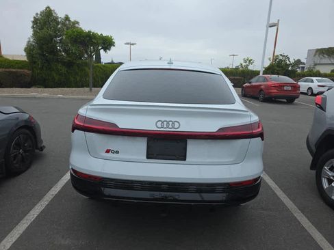 Used 2024 Audi Q8 e-tron Premium Plus w/ Premium Plus Package AWD/4WD image 5