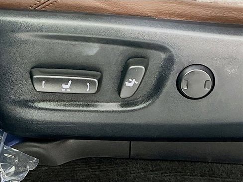 Used 2018 Toyota 4Runner Limited image 12