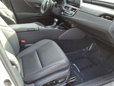 Certified 2023 Lexus ES 350 w/ Premium Package image 8