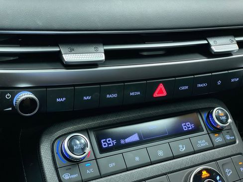 Used 2024 Hyundai Palisade Limited image 24