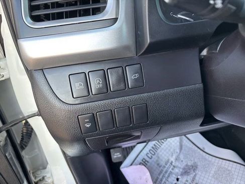 Used 2018 Toyota Highlander XLE image 19