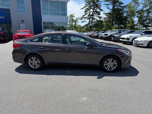 Used 2017 Hyundai Sonata SE FWD image 5