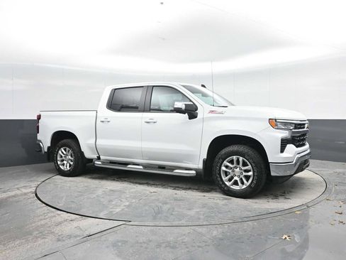 Used 2025 Chevrolet Silverado 1500 LT image 7