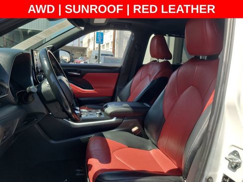 Used 2021 Toyota Highlander XSE AWD/4WD image 19