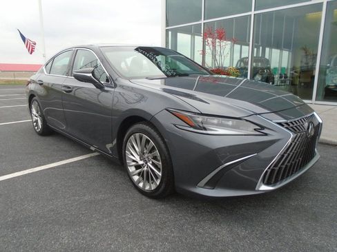 Used 2023 Lexus ES 350 Ultra Luxury image 2