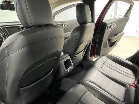 Used 2016 Chrysler 200 Limited Platinum image 14
