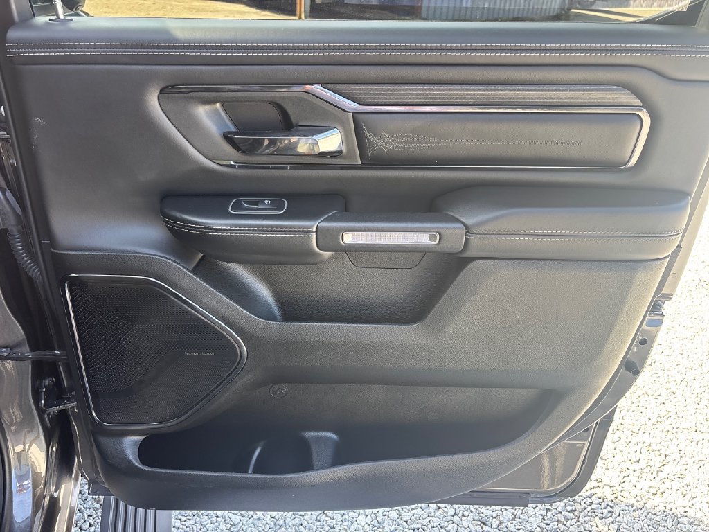 Used 2022 RAM 1500 Limited AWD/4WD image 17
