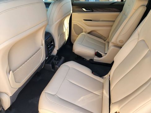 New 2025 Jeep Grand Cherokee L Limited image 19