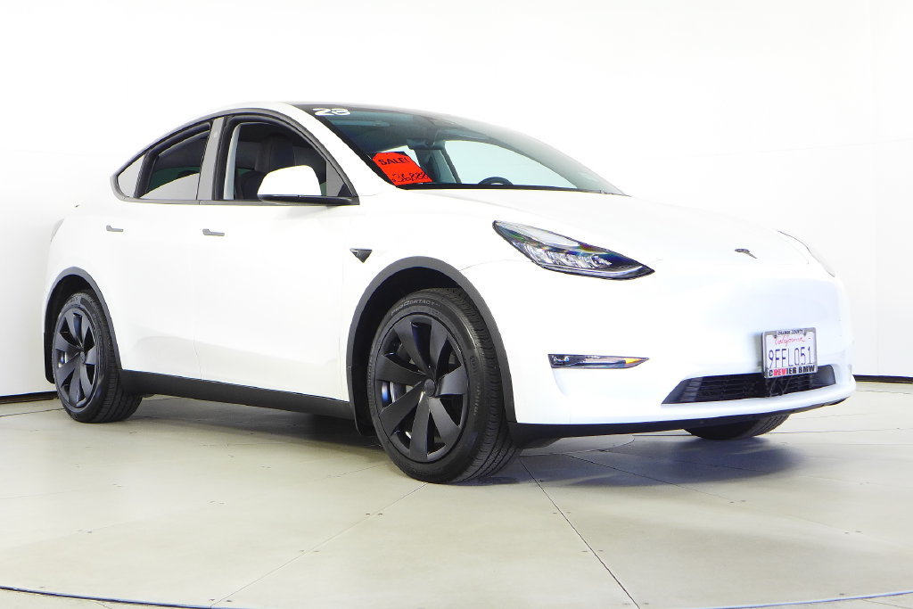 Used 2023 Tesla Model Y Long Range AWD/4WD image 4