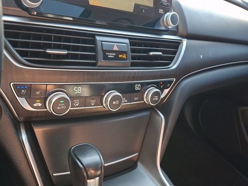Used 2018 Honda Accord Touring image 18