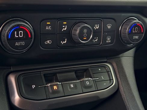 Used 2021 GMC Acadia AT4 w/ Preferred Package AWD/4WD image 17
