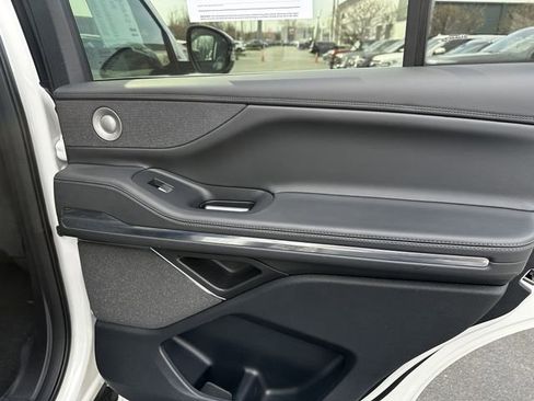 Certified 2025 Lincoln Navigator Reserve image 40