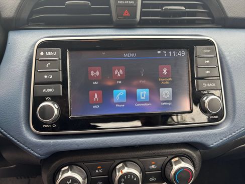 Used 2025 Nissan Versa SV FWD image 16