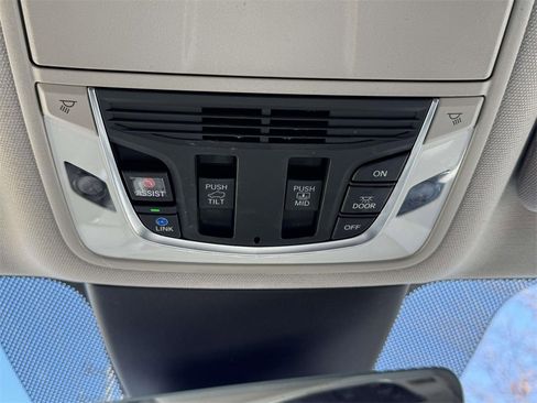 Used 2023 Acura MDX SH-AWD w/ Technology Package image 24