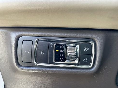 Used 2020 Lincoln Aviator Reserve w/ Equipment Group 202A AWD/4WD image 36