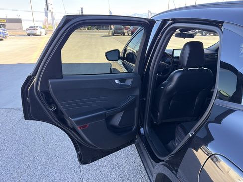 Used 2023 Ford Escape ST-Line AWD/4WD image 7