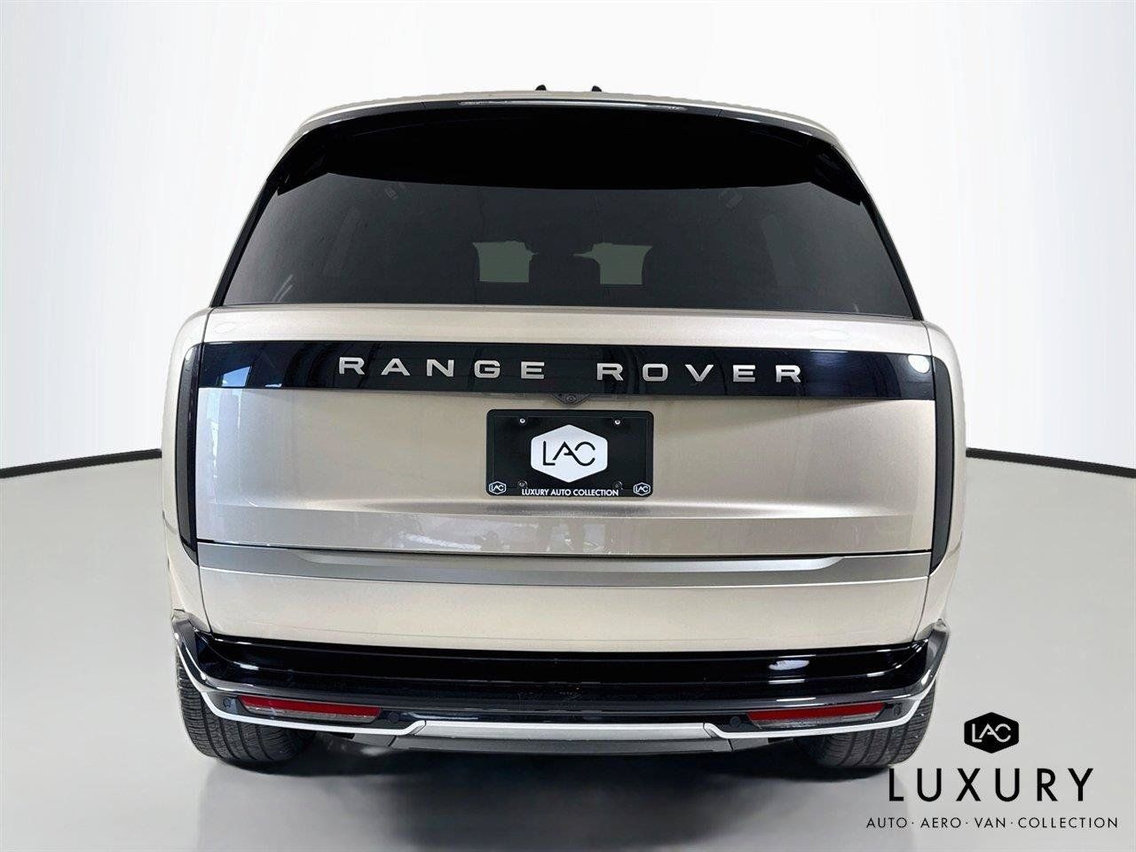 Used 2024 Land Rover Range Rover SE AWD/4WD image 7