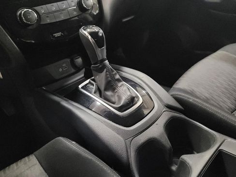 Used 2018 Nissan Rogue S image 26