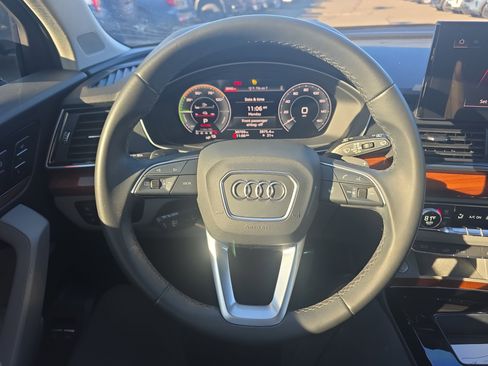 Used 2023 Audi Q5 e Premium Plus w/ Premium Plus Package image 31