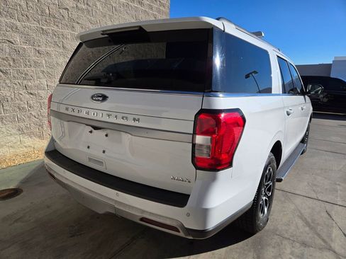 Used 2023 Ford Expedition Max XLT image 4