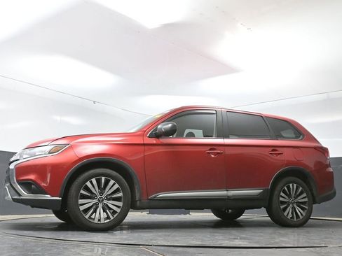 Used 2019 Mitsubishi Outlander ES FWD image 26