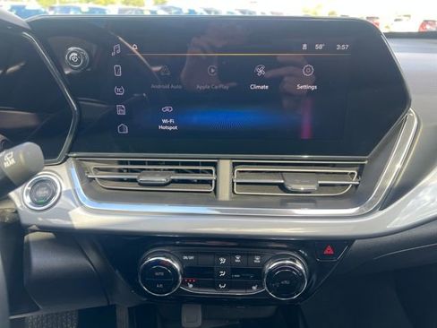 Certified 2024 Chevrolet Trax LT w/ Sunroof Package image 21