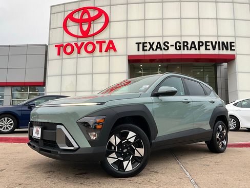Used 2025 Hyundai Kona SEL image 2