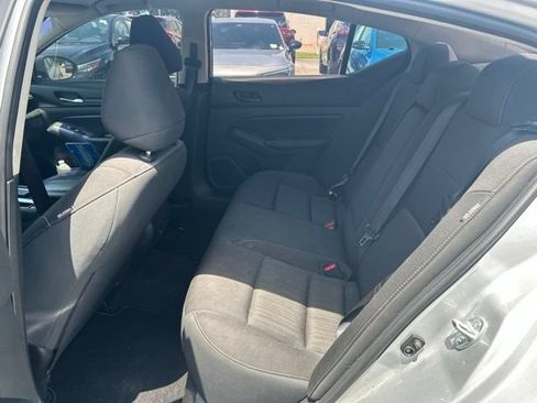 Used 2024 Nissan Altima 2.5 SV FWD image 18