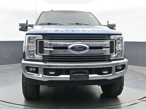 Used 2019 Ford F250 XLT w/ XLT Premium Package image 3