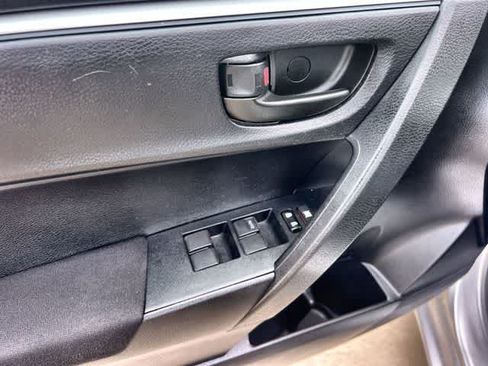 Used 2016 Toyota Corolla L FWD image 28
