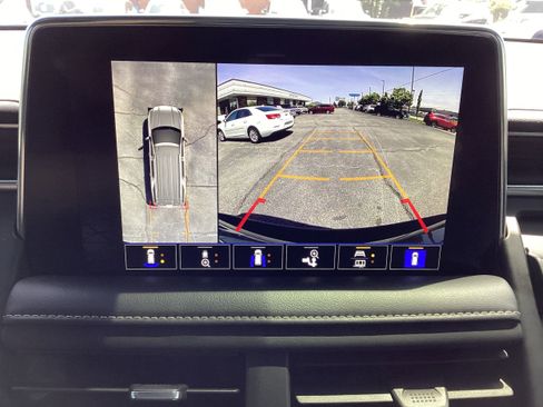 Used 2022 GMC Yukon SLT w/ SLT Luxury Package AWD/4WD image 25
