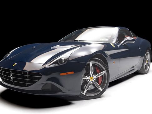 Used 2016 Ferrari California T RWD image 32