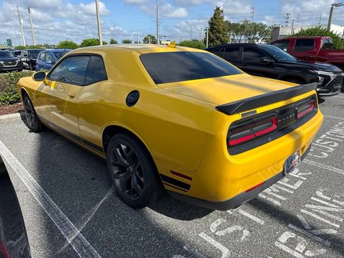Used 2017 Dodge Challenger SXT w/ Driver Convenience Group RWD image 3