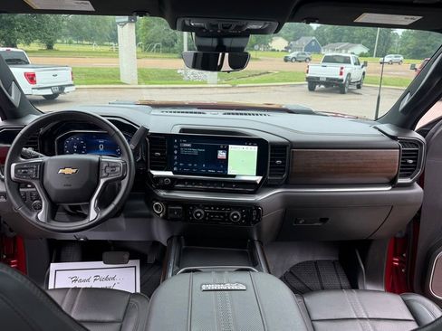 Used 2025 Chevrolet Silverado 3500 High Country w/ High Country Premium Package AWD/4WD image 24