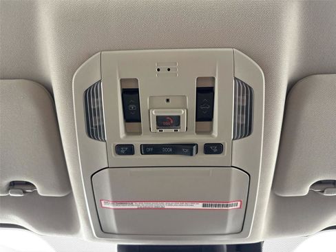 Used 2023 Toyota Highlander Platinum FWD image 24