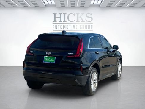 Used 2024 Cadillac XT4 Luxury w/ Cold Weather Package image 5