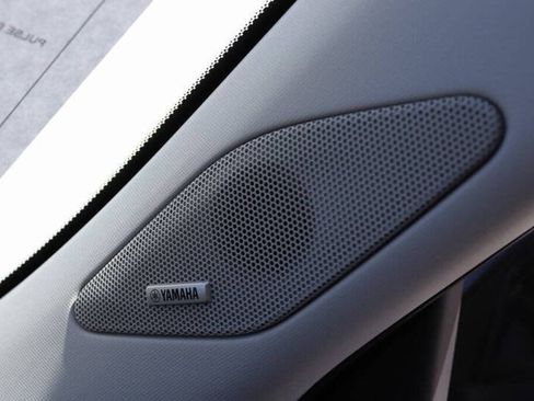 New 2025 Mitsubishi Outlander SE image 11