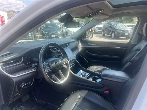 Used 2022 Jeep Grand Cherokee L Limited image 6
