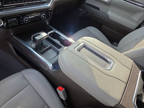 Used 2022 Chevrolet Silverado 1500 LTZ image 25