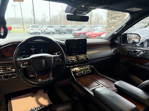 Used 2021 Lincoln Navigator Reserve image 21