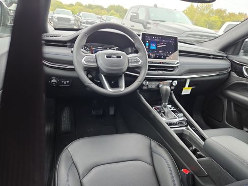 New 2026 Jeep Compass Limited image 7
