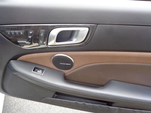 Used 2016 Mercedes-Benz SLK 300 image 33