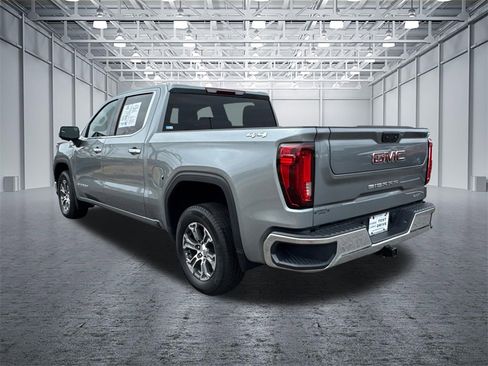 Used 2025 GMC Sierra 1500 SLT image 6