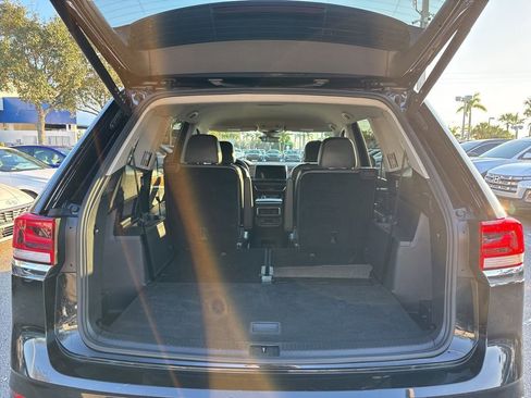 Used 2024 Volkswagen Atlas SE image 26