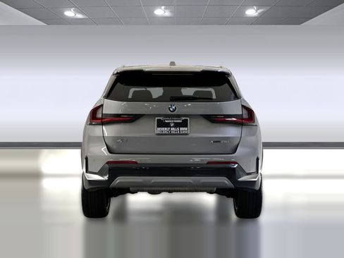 Used 2023 BMW X1 xDrive28i w/ M Sport Package image 9
