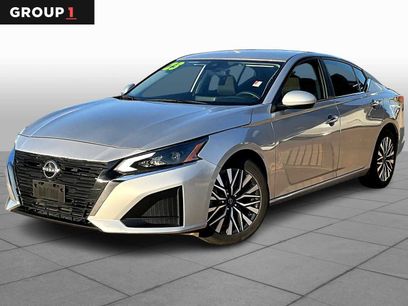 Used 2023 Nissan Altima 2.5 SV