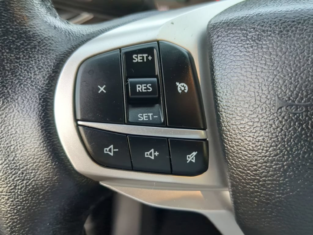 Used 2023 Ford Explorer XLT AWD/4WD image 59